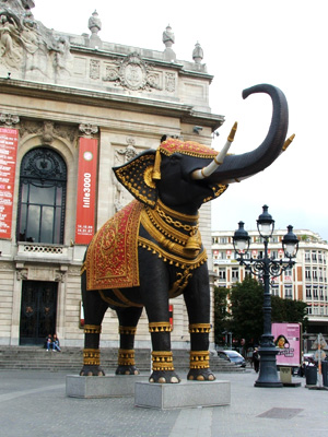 Picture of elephant in front of          Lille Opera house